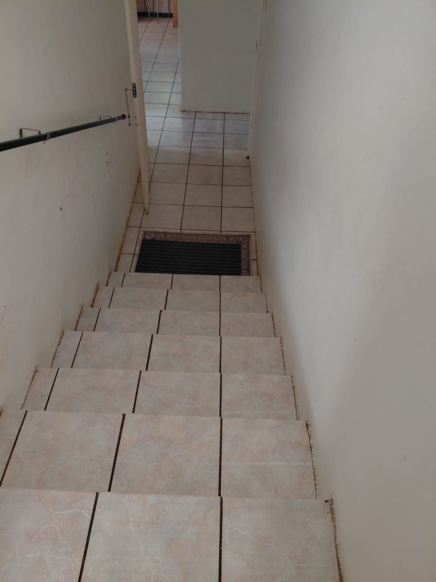 5 Bedroom Property for Sale in Roodekopjes Ah North West